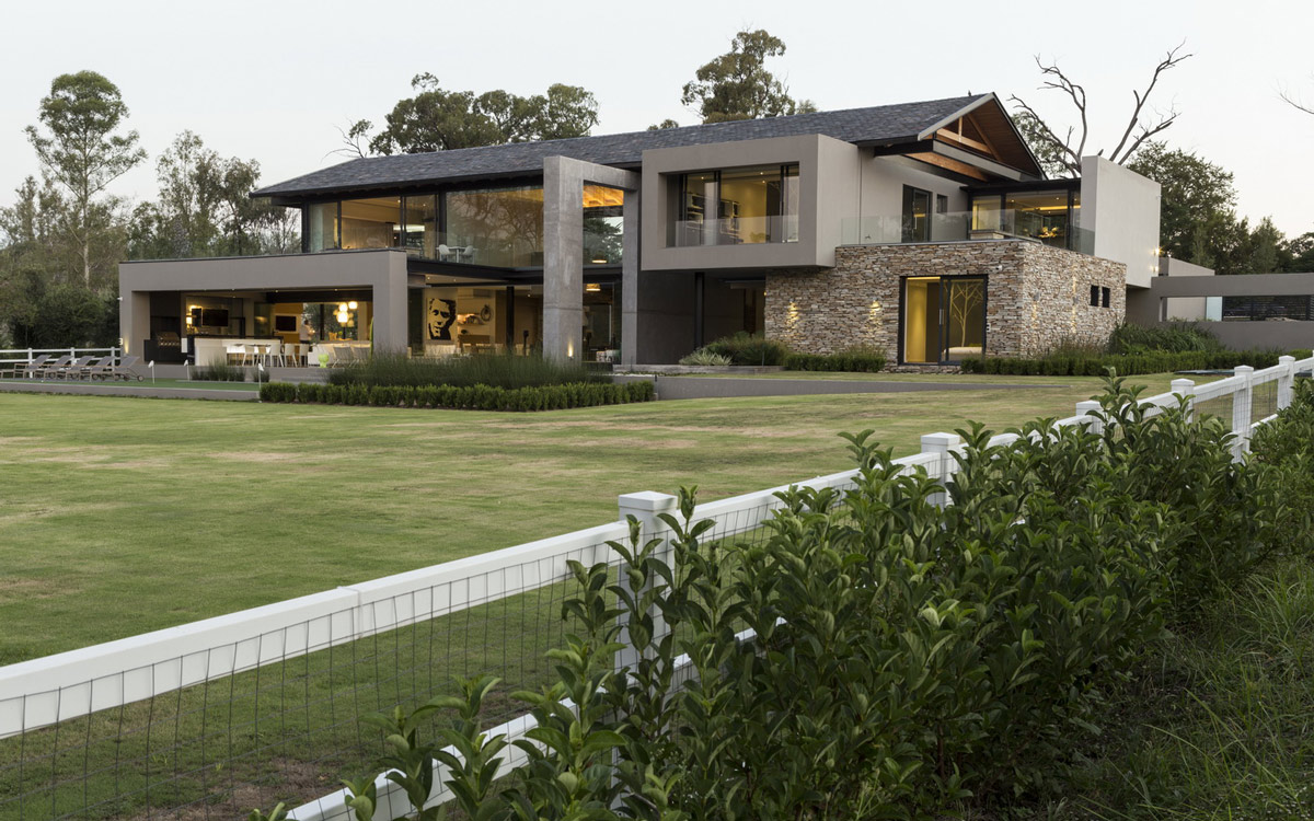 Contemporary Farmhouse in Blair Atholl, Johannesburg