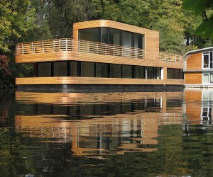 Houseboat, Eilbek Canal by Rost Niderehe Architects