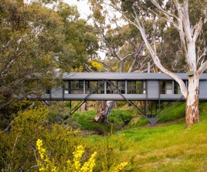 Bridge House in Adelaide, Australia by Max Pritchard Architect
