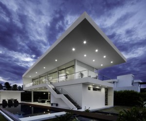 Modern House in Girardot, Colombia