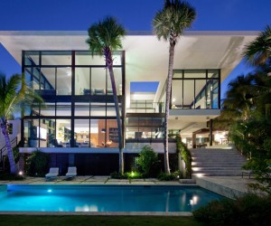 Luxurious Waterfront Residence in Coral Gables, Miami