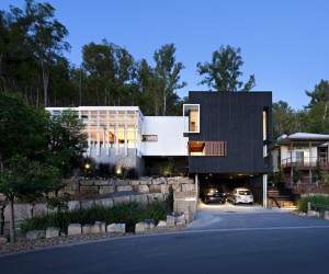 Impressive Modern Design: Stonehawke House in Brisbane, Australia