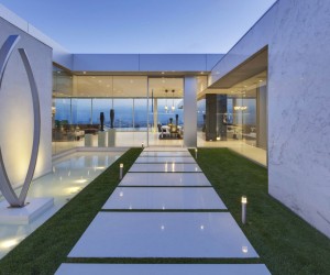 Fantastic Panoramic Views: Tanager Residence in West Hollywood, California