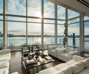 Luxurious Apartment Overlooking the Hudson River in Manhattan