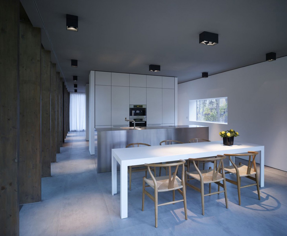 Kitchen & Dining, Minimum House by Scheidt Kasprusch Architekten