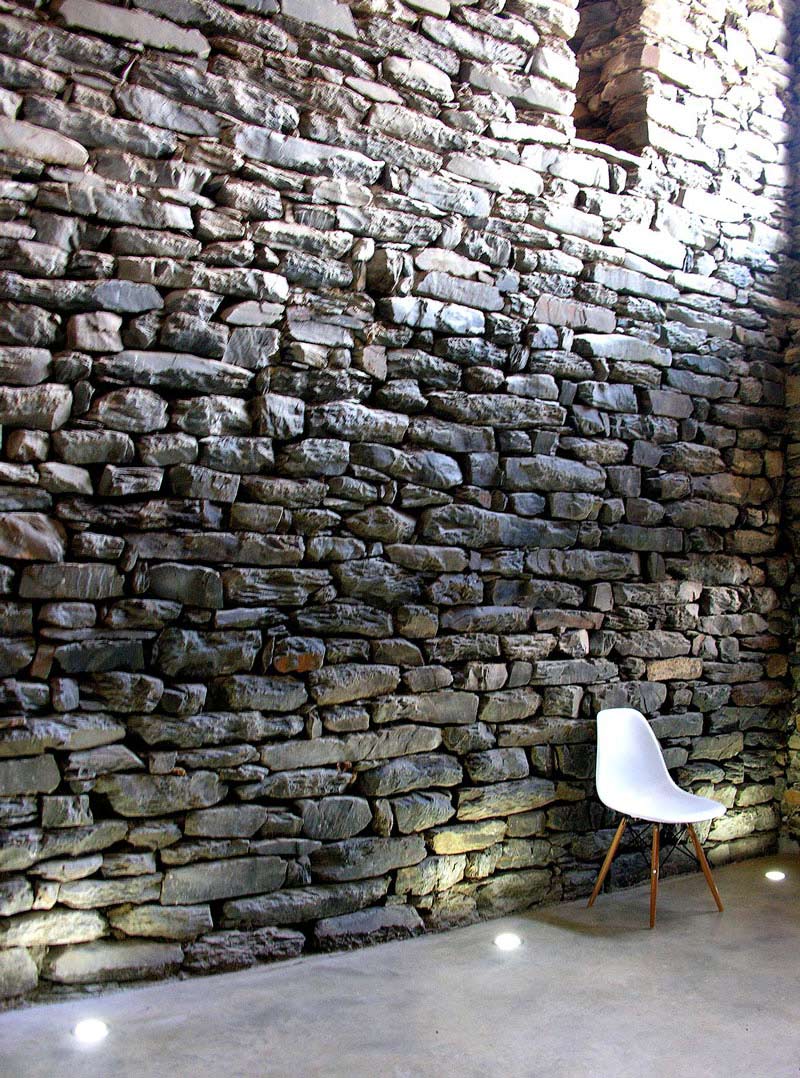 Stone Wall, Mas La Riba by Ferran López Roca Arquitectura