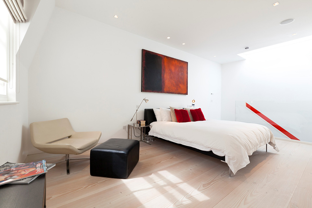 Master Bedroom, Small Mews House in Notting Hill