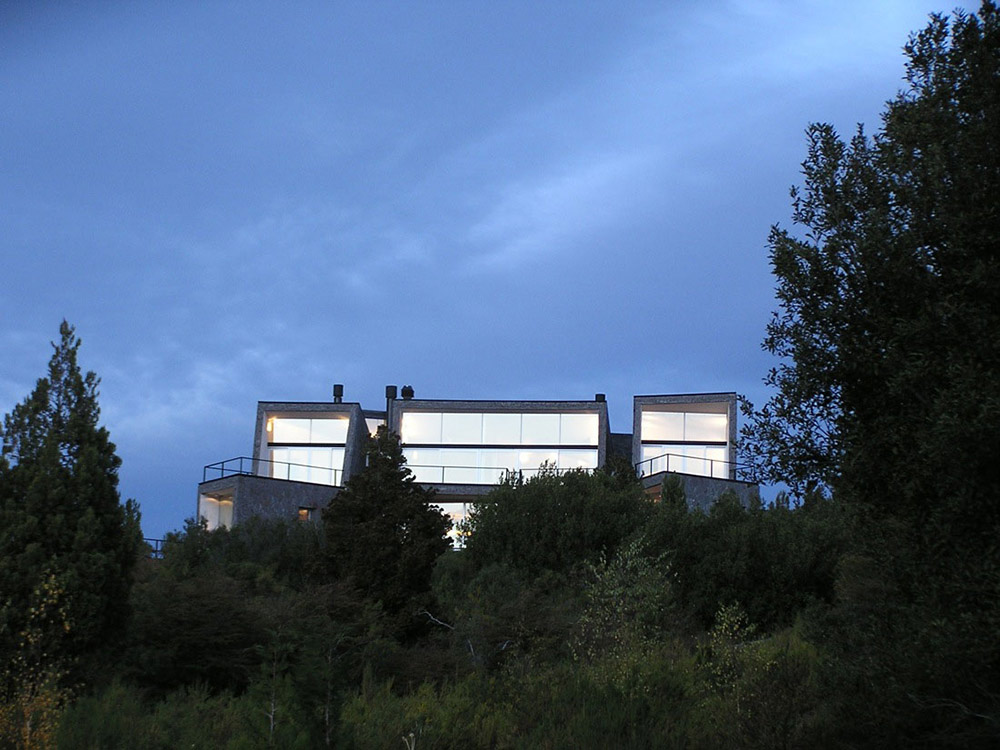 Evening, Casa S, Mountain House in Argentina by Alric Galindez Architects