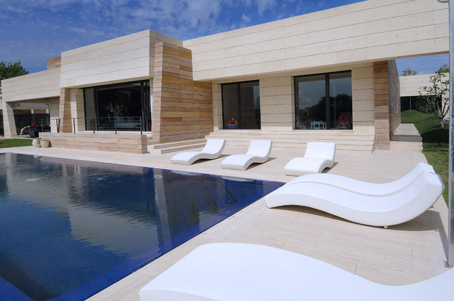 Outdoor Pool, Vivienda 4 Luxury Development, Madrid by A-cero Architects