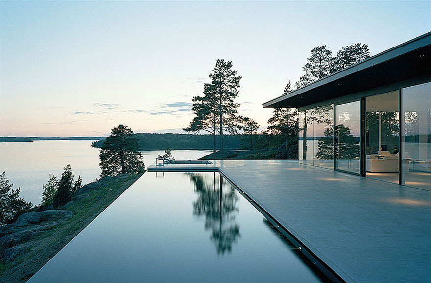 Infinity Pool, Lake Views, Stunning Lake House in Sweden