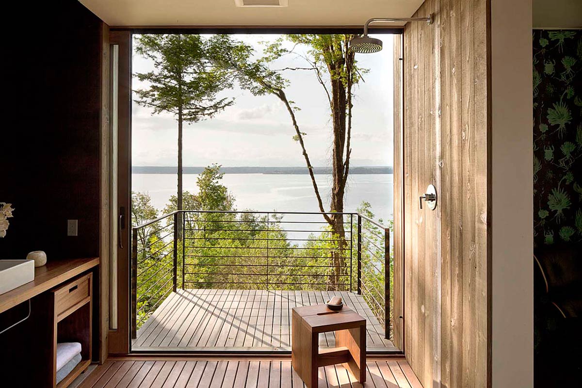 Shower, Balcony, Vacation Home with Amazing Inlet Views in Washington