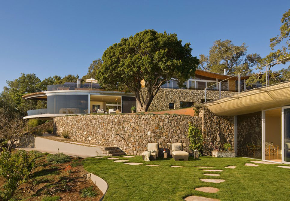 Outdoor Living, Exquisite Contemporary Home in Big Sur, California