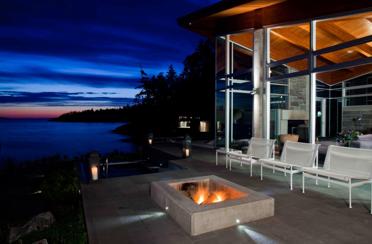 Fire Pit, Jacuzzi, Views, Pender Harbour House in Pender Harbour, BC, Canada