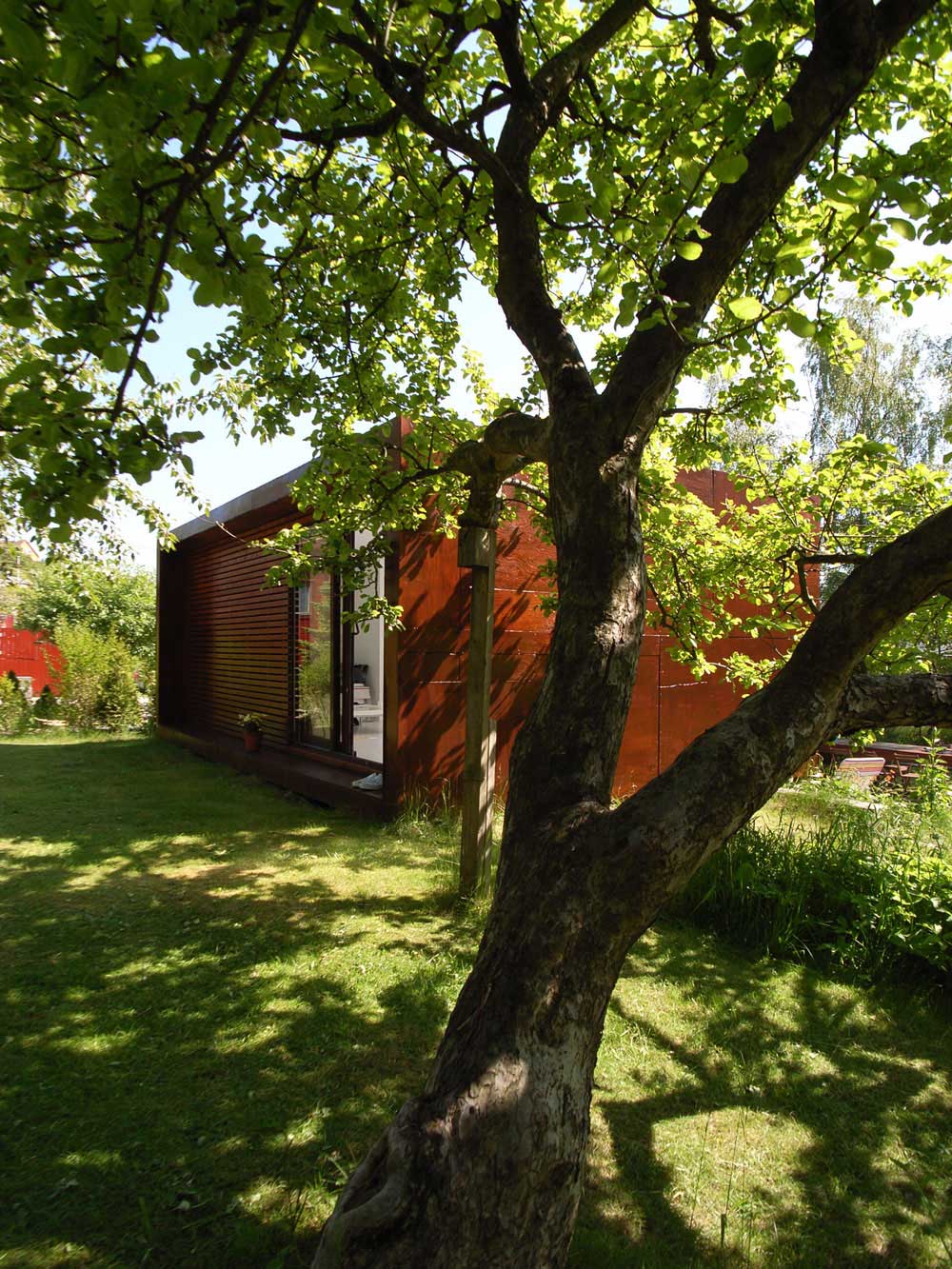 Garden, Casa Kolonihagen in Stavanger, Norway by Tommie Wilhelmsen