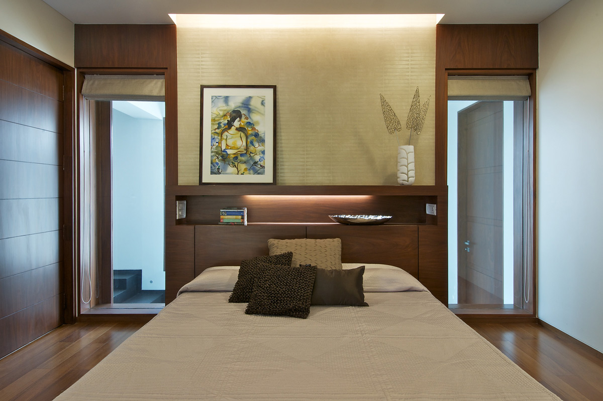 Bedroom, Dinesh Mill Bungalow in Baroda, India by Atelier dnD