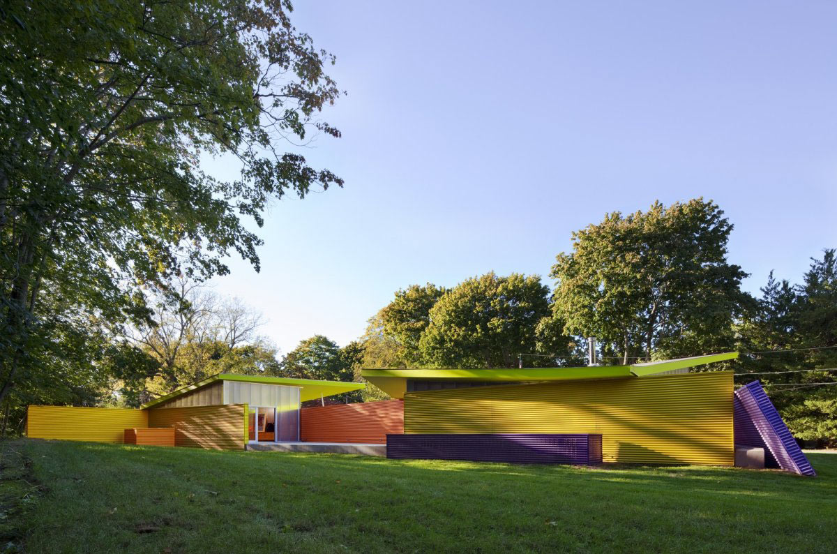 Colorful Summer Retreat in New York by Stamberg Aferiat + Associates