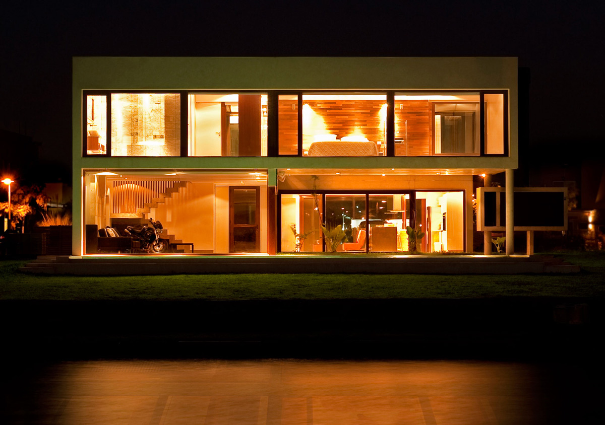 Evening Lighting, Modern House in Buenos Aires, Argentina