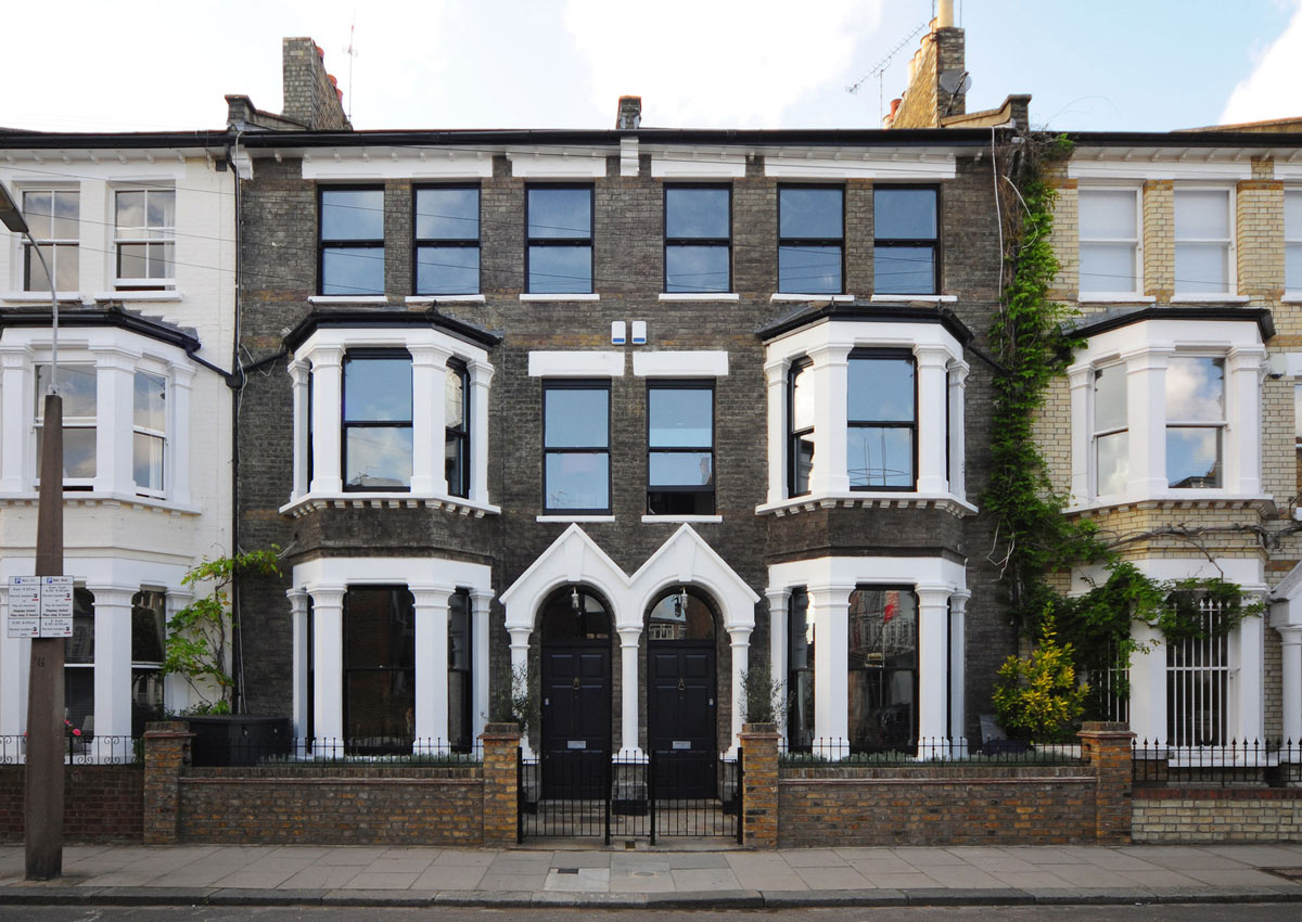 Street View, Modern Home in London by Bureau de Change Design Office