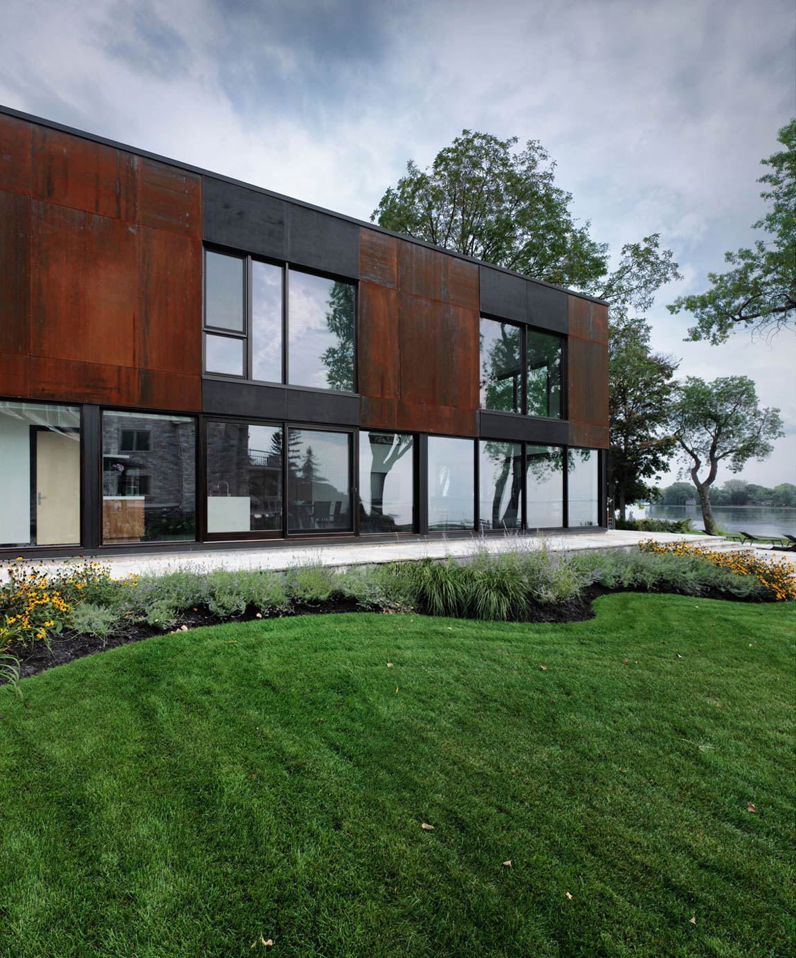 River Views, Renovation and Addition in Dorval, Canada
