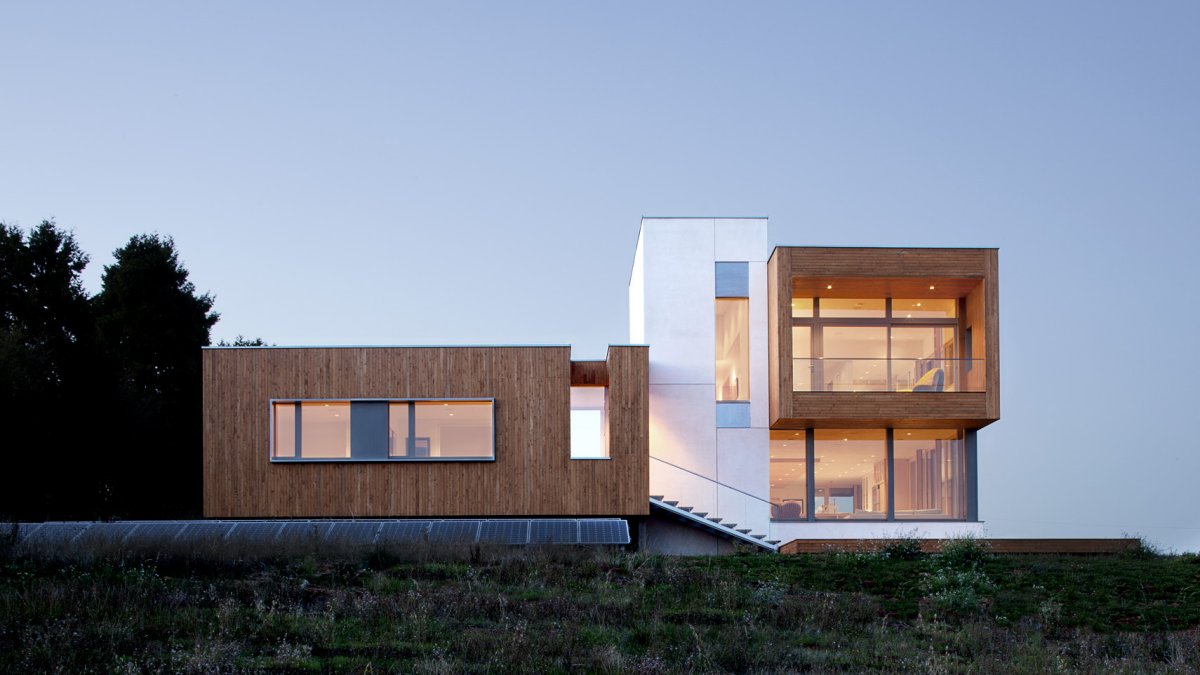Side Facade, Sustainable House in Newberg, Oregon