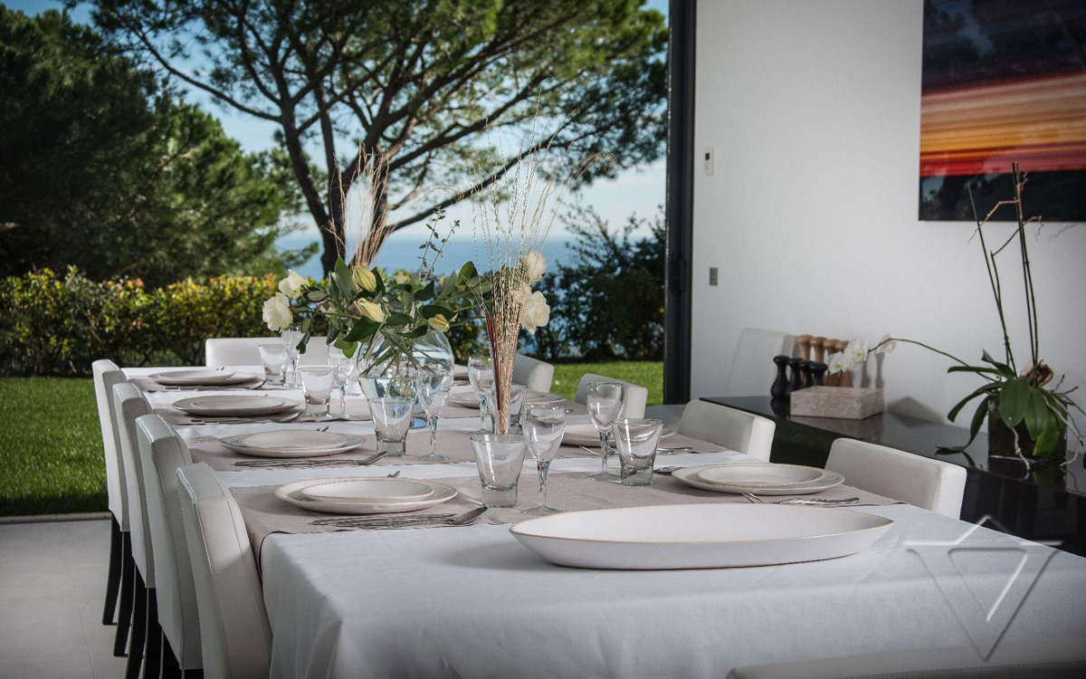 Dining Table, Luxury Holiday Villa in Saint-Tropez, France