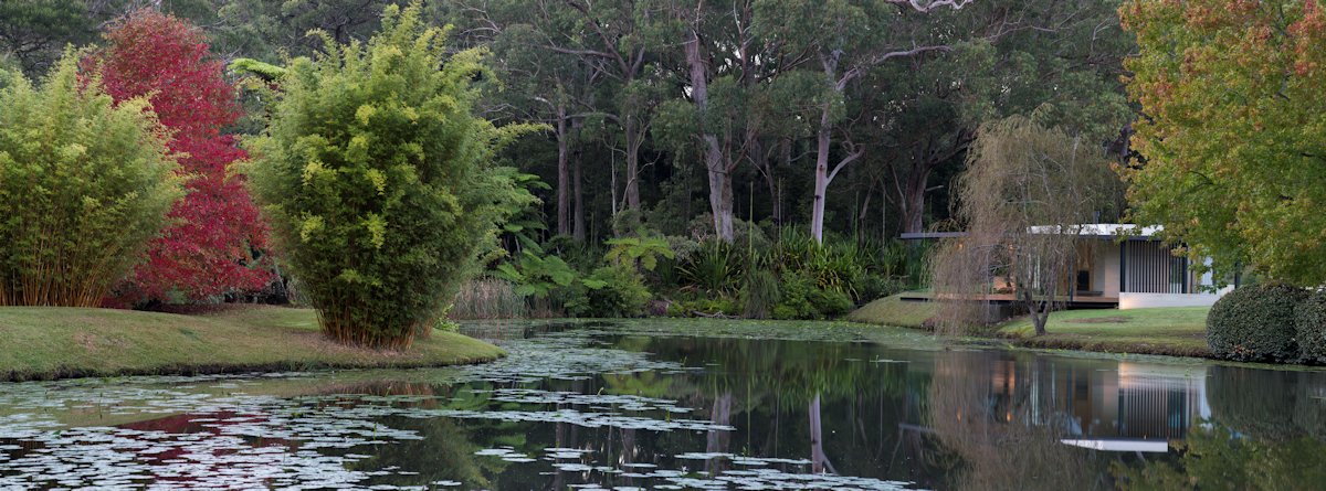 Pond, Glass Pavilion in Somersby, Australia