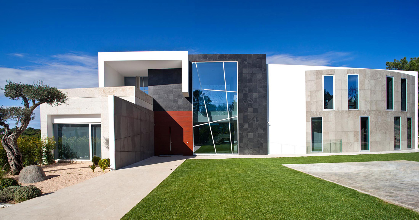 Front Façade, Entrance, Family Home in Portugal