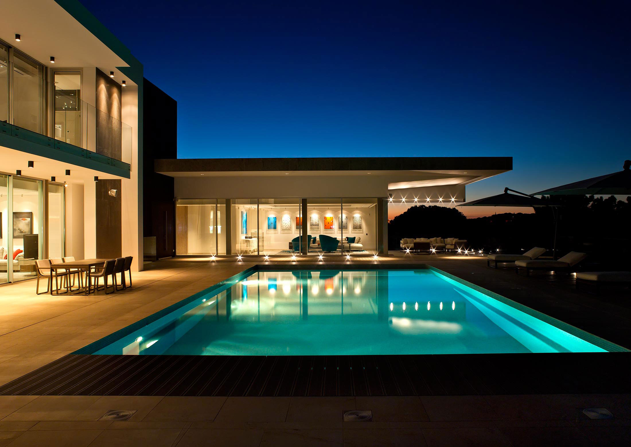 Pool, Lighting, Family Home in Portugal